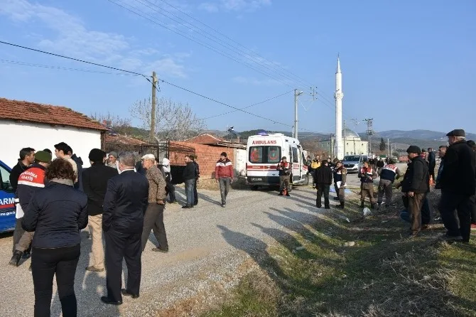 Akhisarda Servisin Çarptığı Öğrenci Hayatını Kaybetti