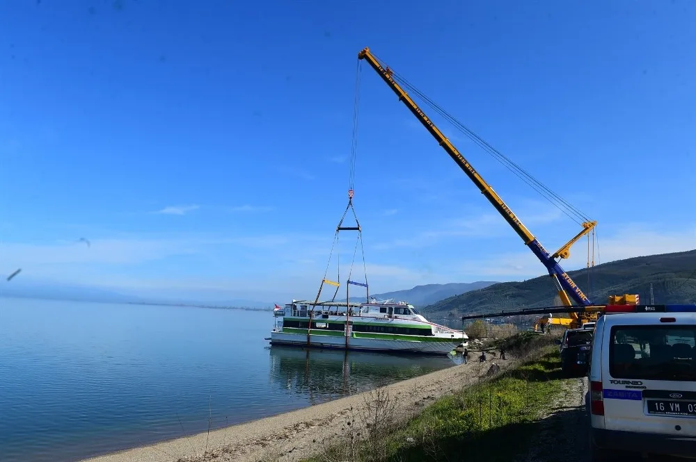 Akşemsettin Gemisi İznik Gölünden Çıkartıldı
