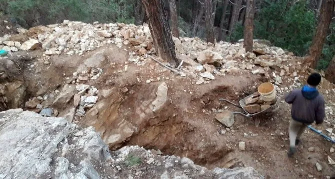 Alanyada Define Avcılarına Suçüstü