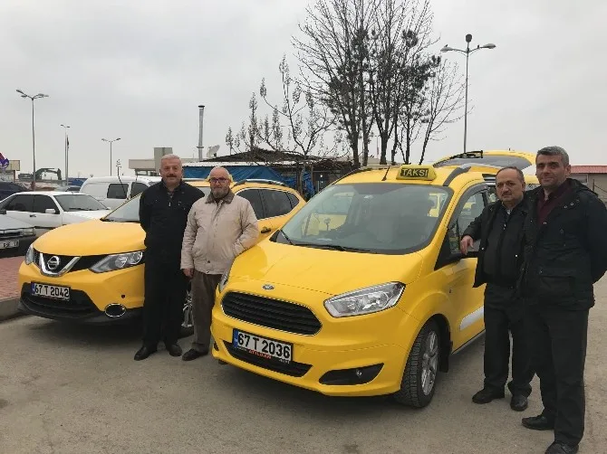 Alaplıda Taksiciler Araçlarını Yeniliyor