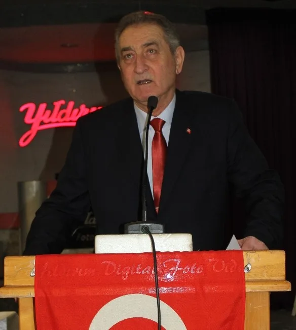Alaşehirde 40 Yıllık Başkan Yeniden Seçildi