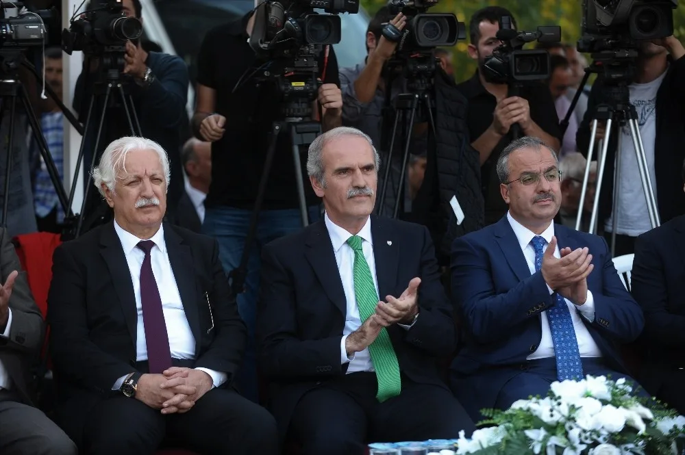 Altepe İstifa Etti