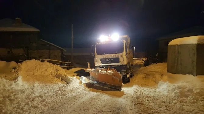 Ankara Büyükşehirin Çevre İlçelerdeki Karla Mücadelesi Devam Ediyor