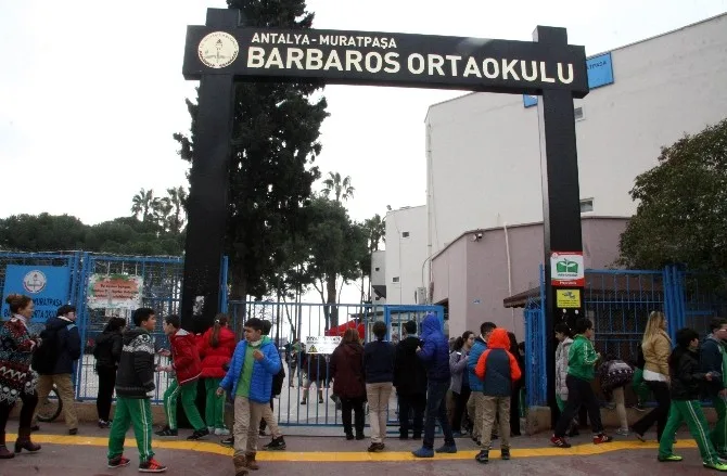 Antalyada Sömestr Tatilin Ardından 435 Bin 889 Öğrenci Ders Başı Yaptı