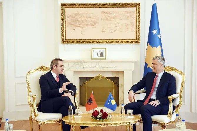 Arnavutluktan Kosovaya Tam Destek