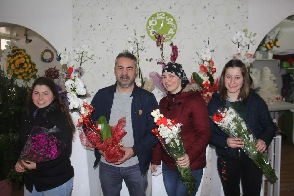 Artvinli Çiçekçiden Sevgililer Gününe Özel Klip