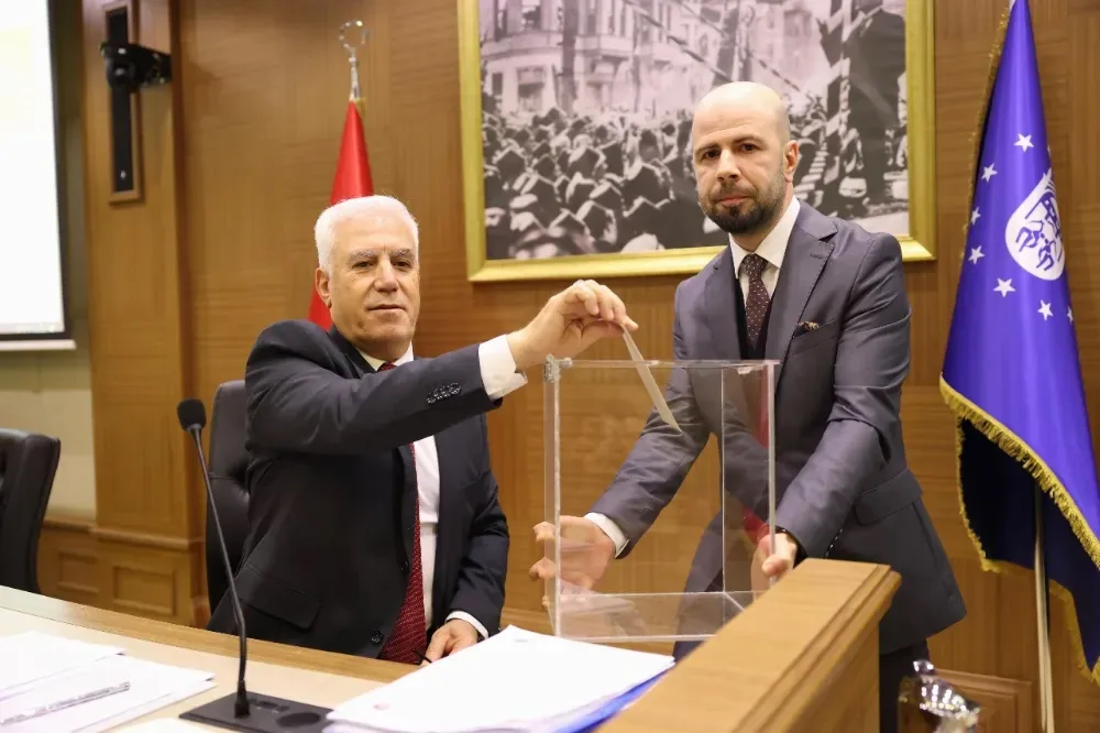 ‘İnegöl’de altyapıyı hemen hemen toparladık, altyapı cesaret işidir’