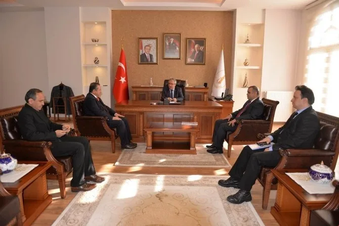 Aslan Ve Turgut Kütahyada
