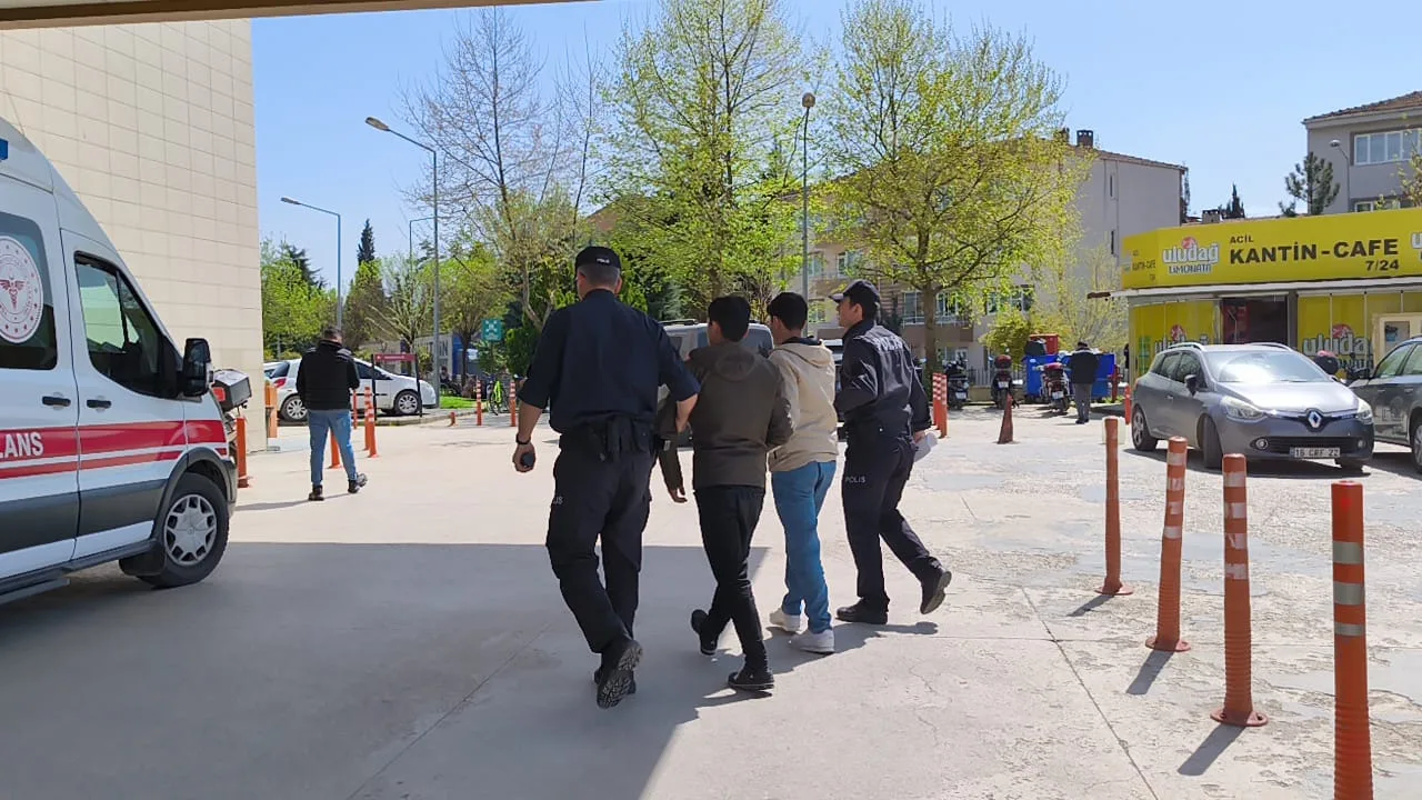 Kaçak Afganlar İnegöl’de yakalandı