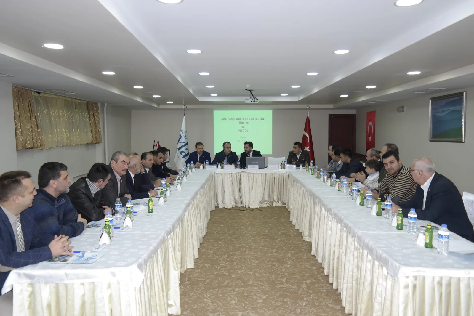 MİLLİ MÜCADELEDEN GELECEĞE ÇALIŞTAYI OYLAT’TA YAPILDI "Müslümanlar zulüm altındalar"
