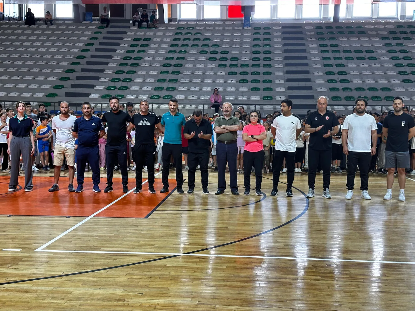 İnegöl'de ücretsiz Yaz Spor Okulları başladı