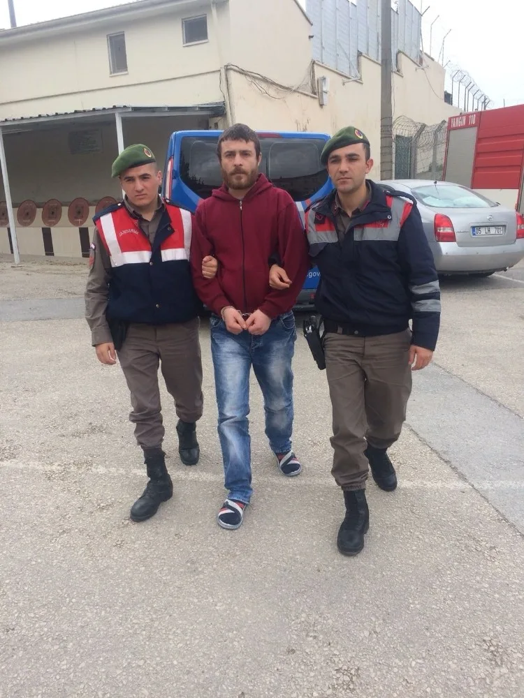 Babasının Boynuna Bıçak Dayayan Uyuşturucu Bağımlısı Tutuklandı