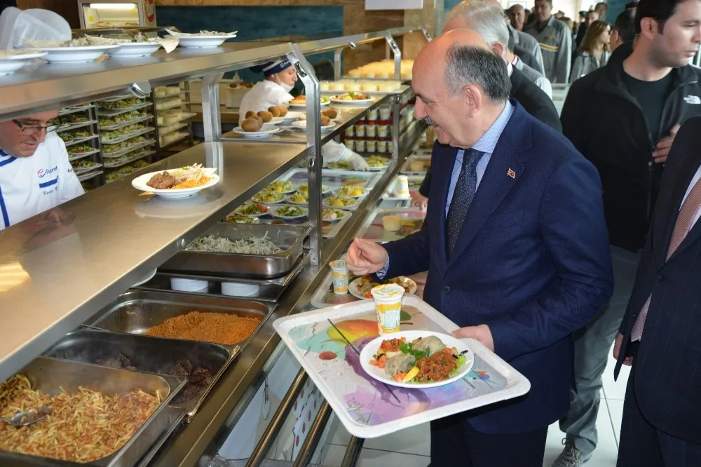 Bakan Müezzinoğlu Bursada Ziyaretlerde Bulundu