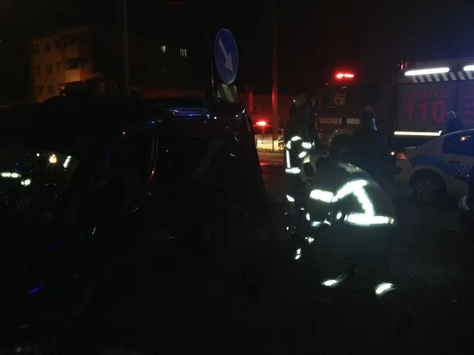 Bandırmada Trafik Kazası : 3 Yaralı