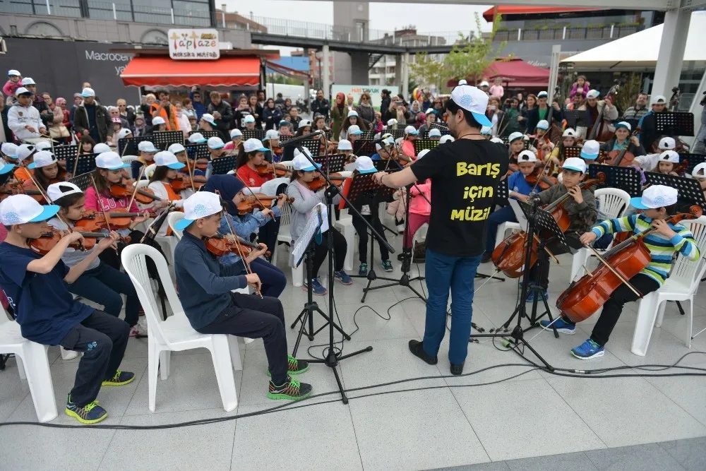 “Barış İçin Müzik Orkestraları”Ndan Muhteşem Konser