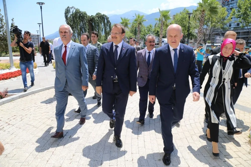 Başbakan Yardımcısı Çavuşoğludan Büyükşehire Ziyaret