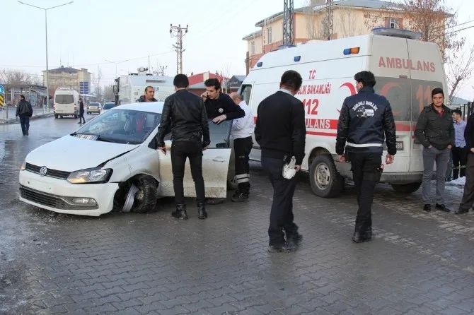 Başkalede Trafik Kazası: 1 Yaralı