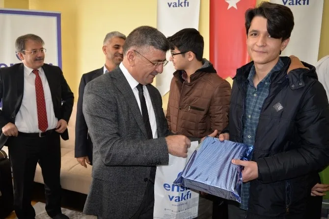 Başkan Akdoğan, Teogda Başarılı Olan Öğrencileri Ödüllendirdi