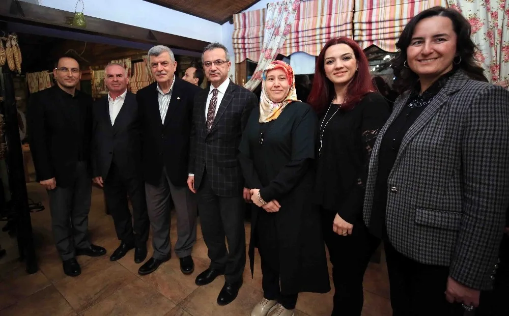 Başkan Karaosmanoğlu: Gençliğimizin Mimarı Annelerimizdir