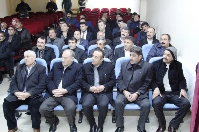 Başkan Vekili Öztürk Muhtarlarla Bir Araya Geldi