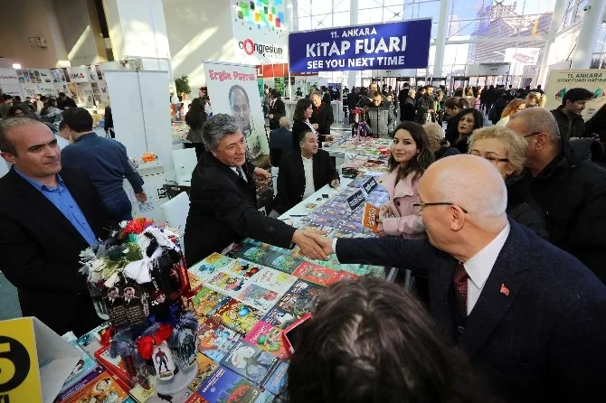Başkan Yaşar Ankara Kitap Fuarında