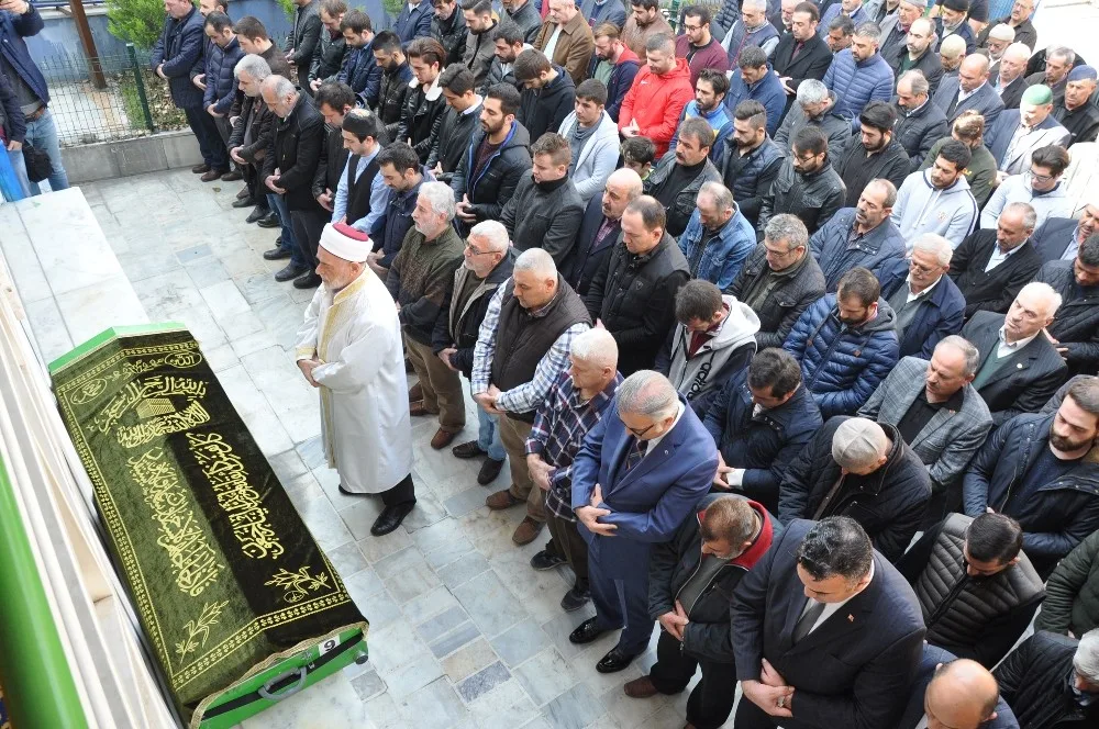 Batan Gemide Cesedine Ulaşılan İnegöllü Usta Gemici Toprağa Verildi