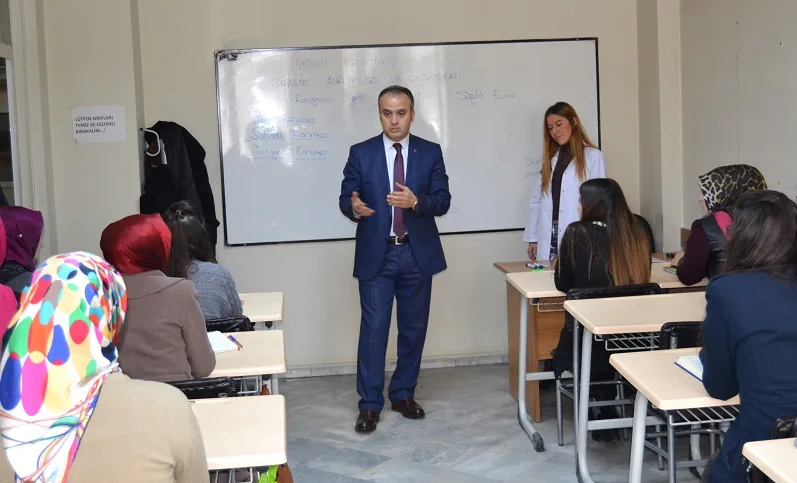 İnesmek'te 992 kursiyer eğitim görüyor
