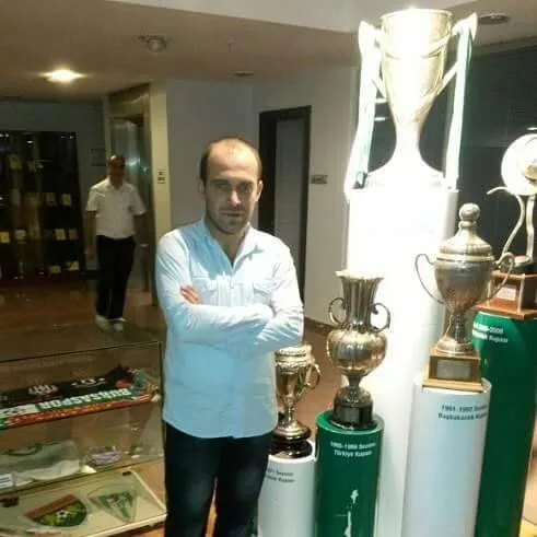 Resmi menajerlik için başvurdu