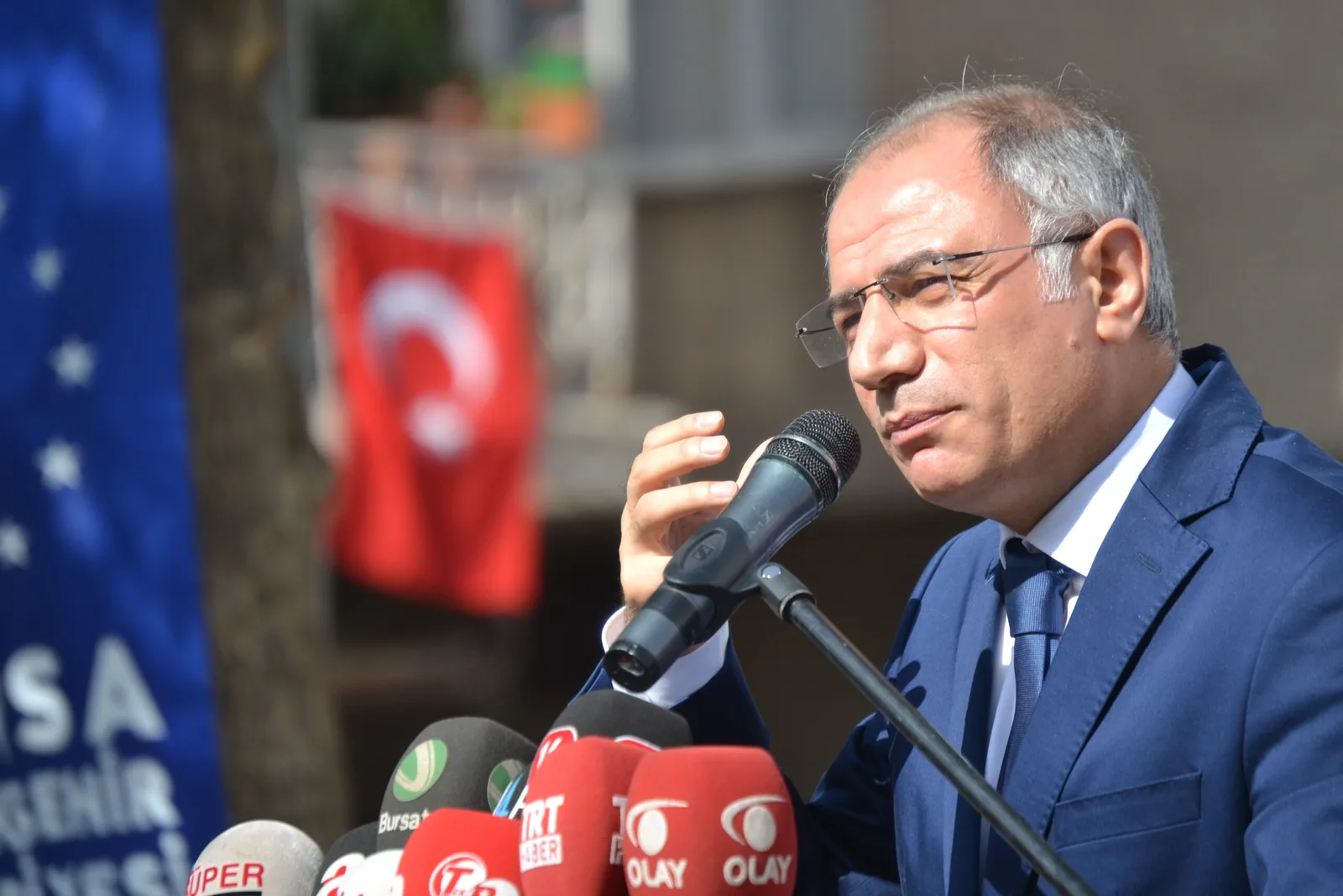 "Bizim yolumuzu kesmeye çalışıyorlar"