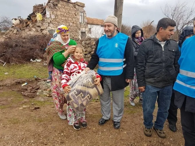 Beşir Derneğinden Depremzedelere Yardım