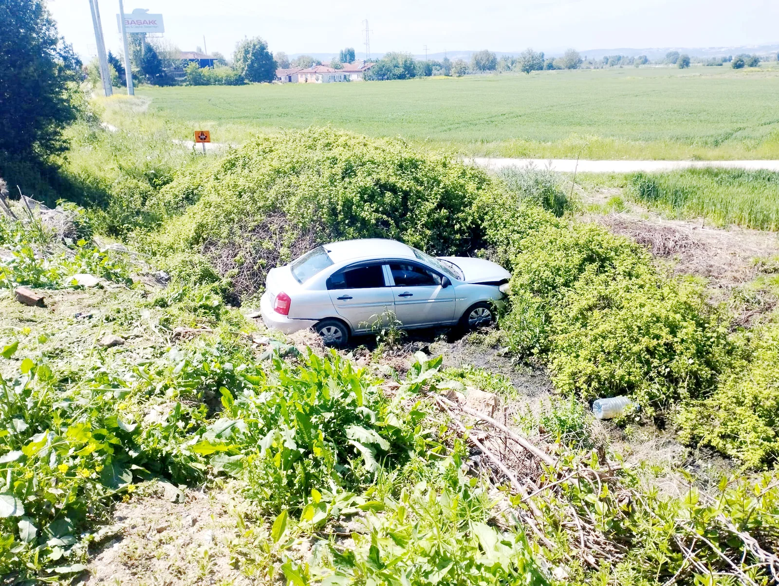 Takla atan araçta 5 kişi yaralandı