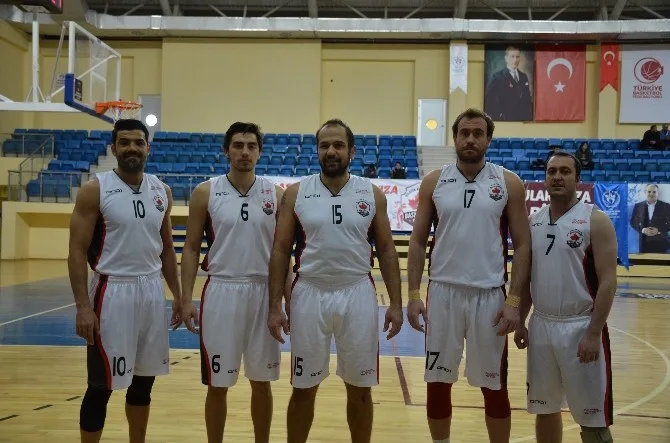 Bilecik Belediyesi Basketbol Kulübünde Kan Kaybı Sürüyor