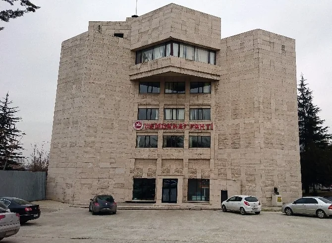Bir Zamanların Anap Genel Merkezinin Arazisinde İcra Tartışması