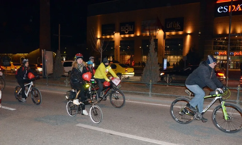 Bisiklet Aşktır Diyerek Pedalladılar