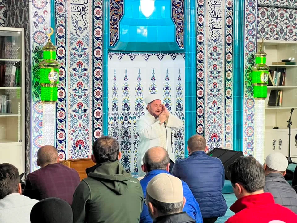 Teravih programları Hafız Ahmet Yüksel ile devam etti