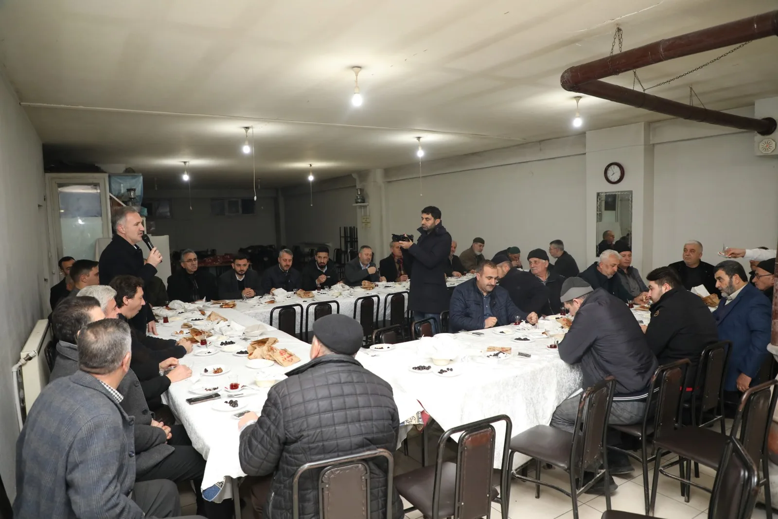 Akhisar’a Spor Salonu ve meydan müjdesi