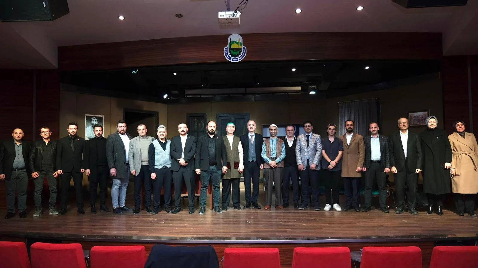 ŞEHİR TİYATROSU “EN BÜYÜK HABER” İLE SEYİRCİ KARŞISINA ÇIKTI