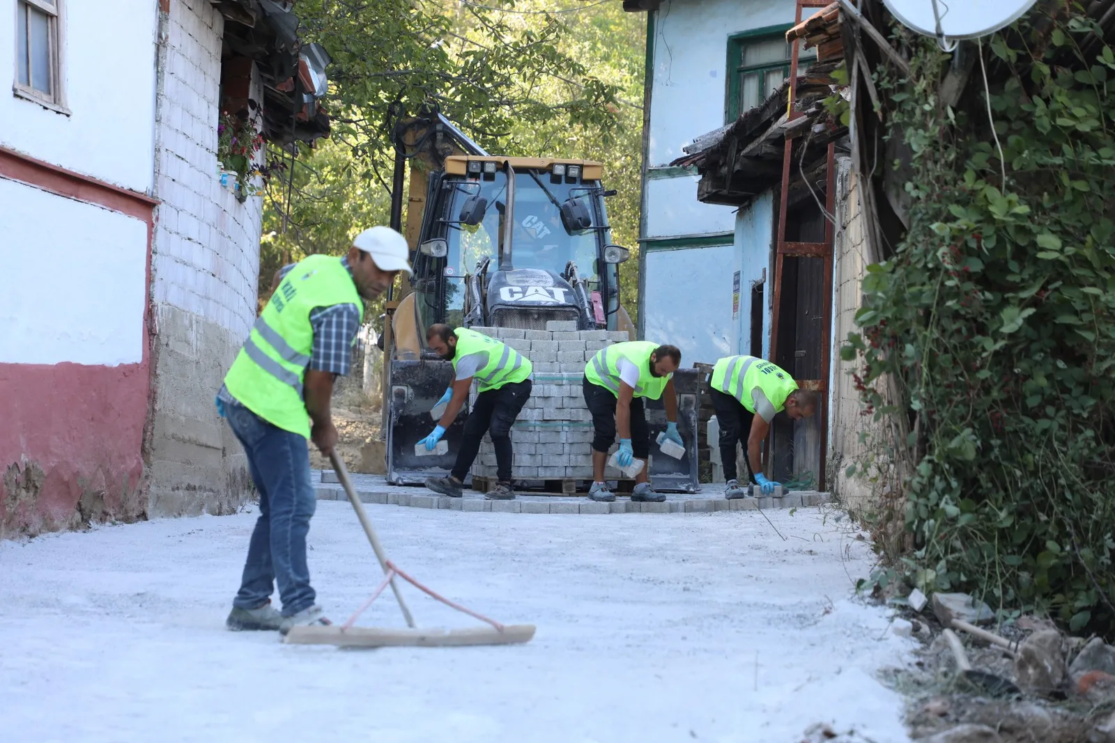KIRSAL MAHALLELER MERKEZİN KONFORUNA KAVUŞUYOR