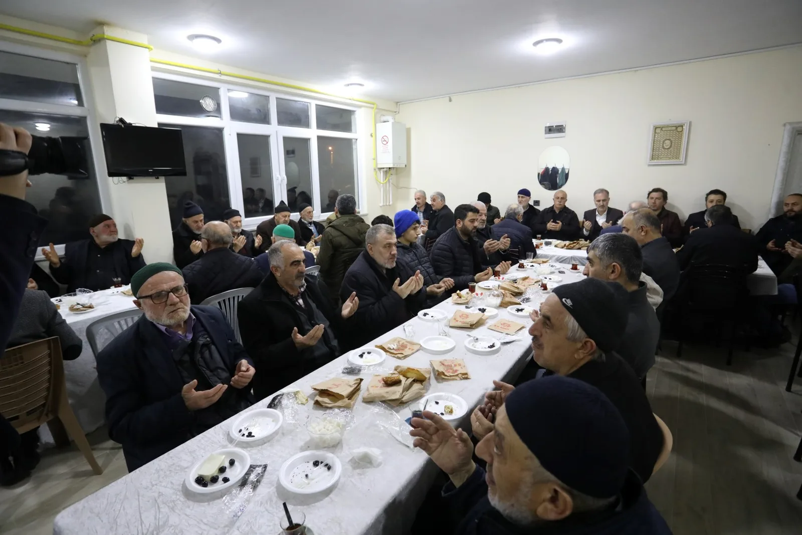 Başkan Taban Erenler Camisi Cemaatiyle Buluştu