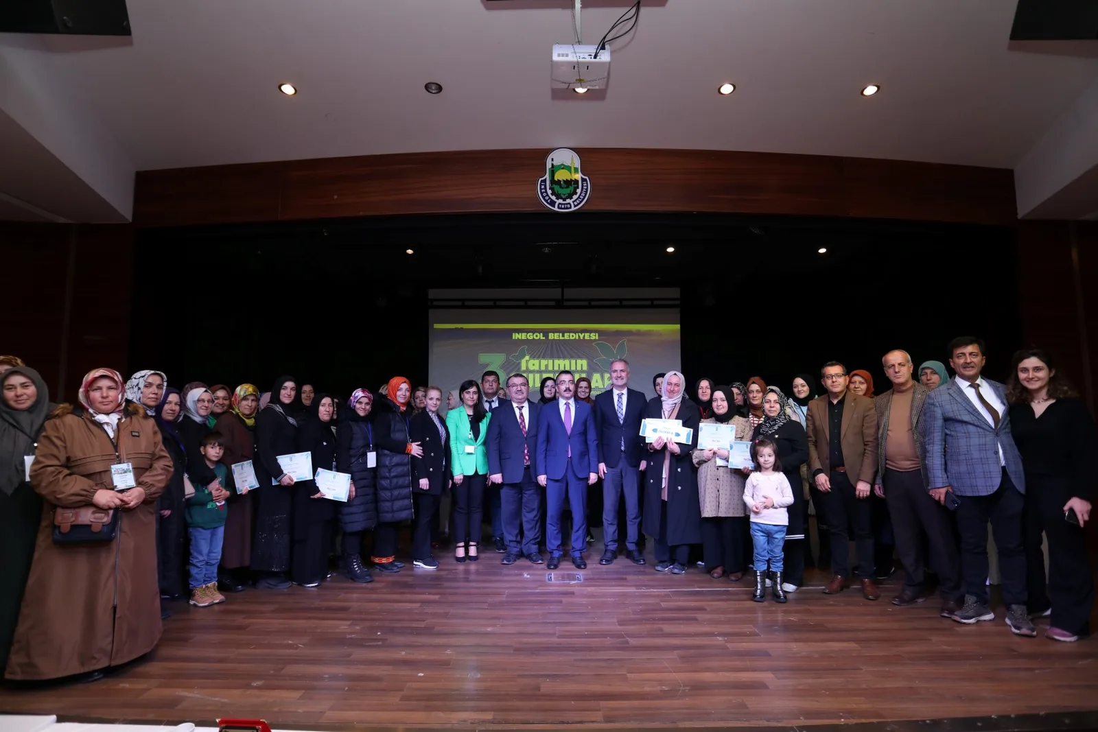 TOPRAĞIN MAHARETLİ ELLERİ, BU DEFA BİLGİLERİNİ YARIŞTIRDI