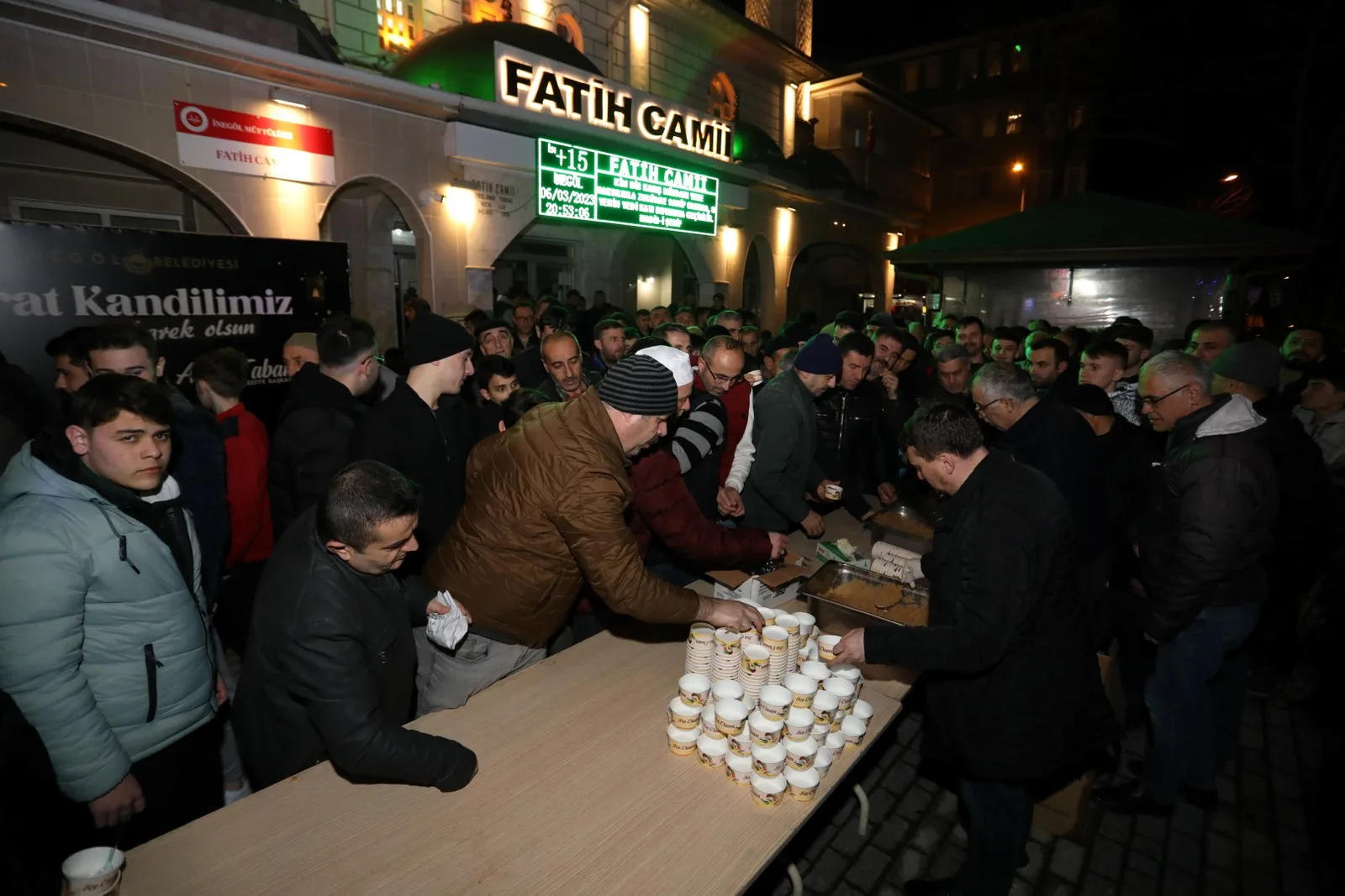 Kandil helvası geleneği sürüyor