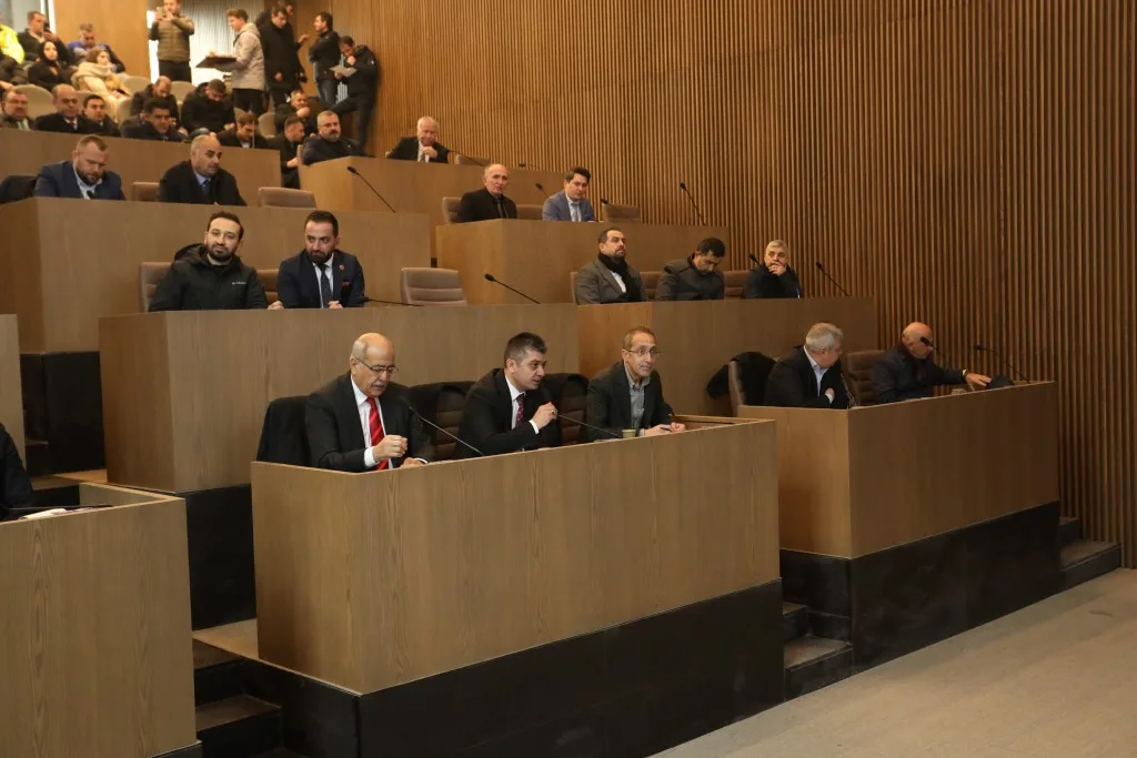 Yeni yılın ilk meclisi yeni binada yapıldı