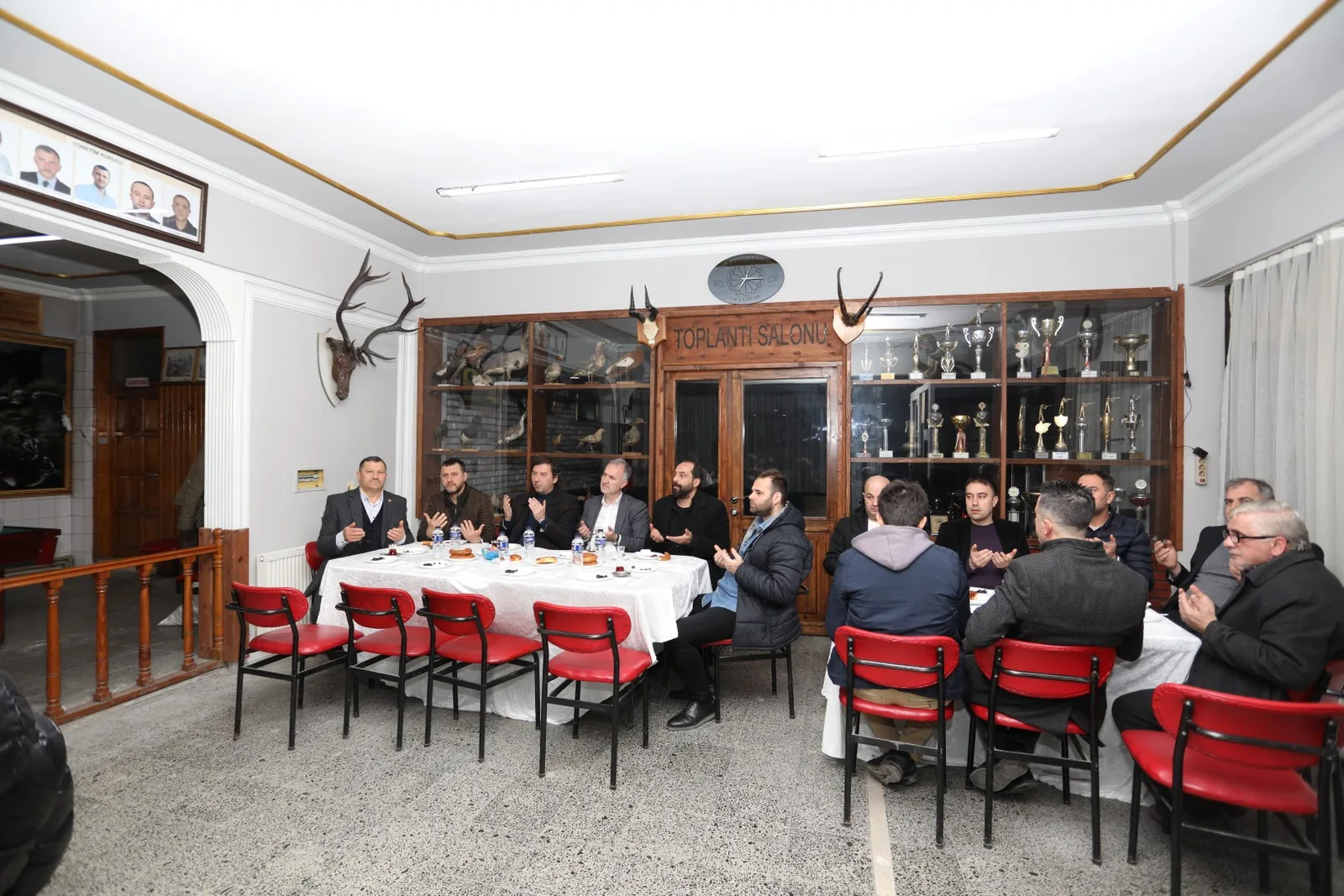 BEREKET SOFRASI ÇARDAK CAMİDE KURULDU