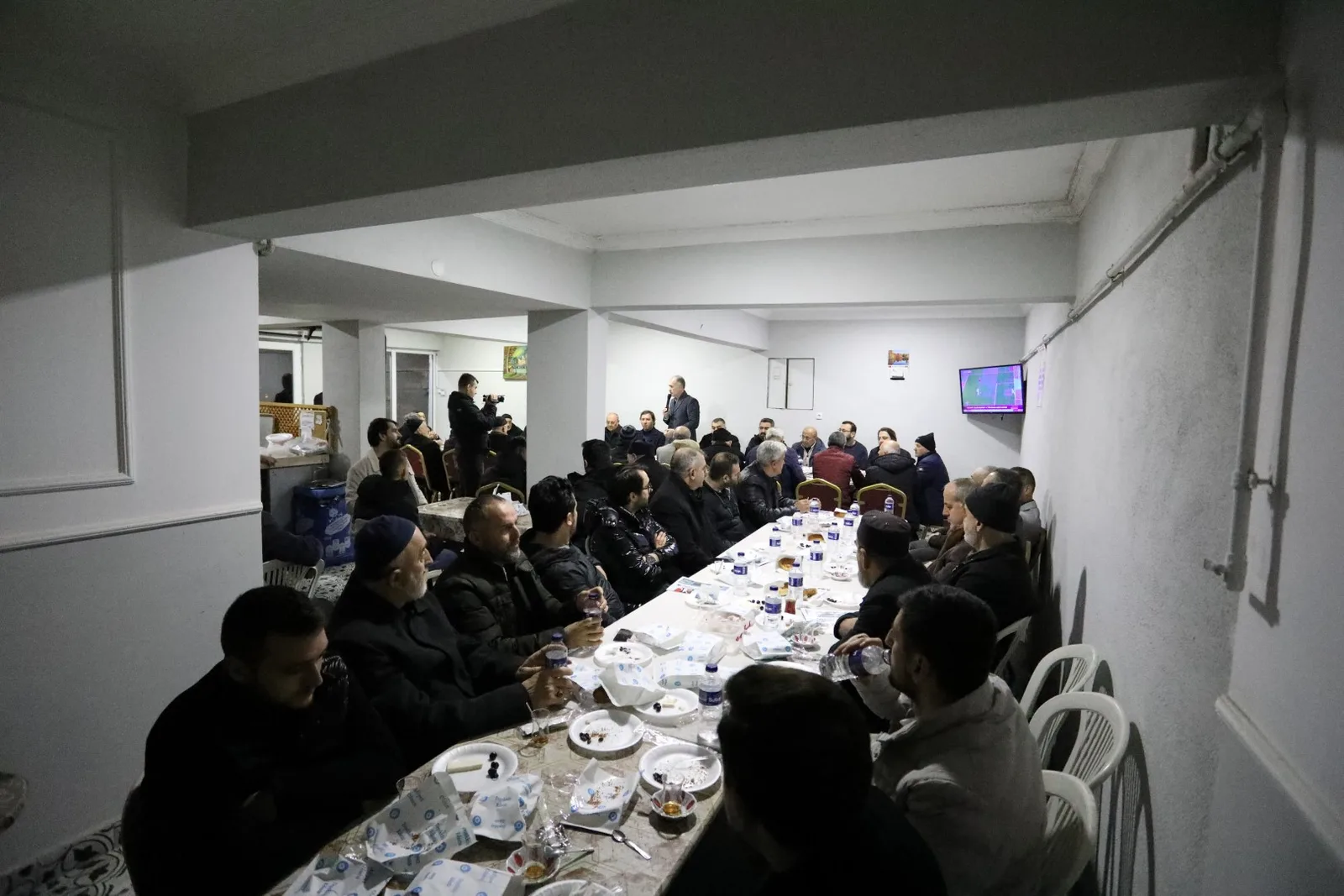 BEREKET SOFRASI YENİ MAHALLEDE KURULDU
