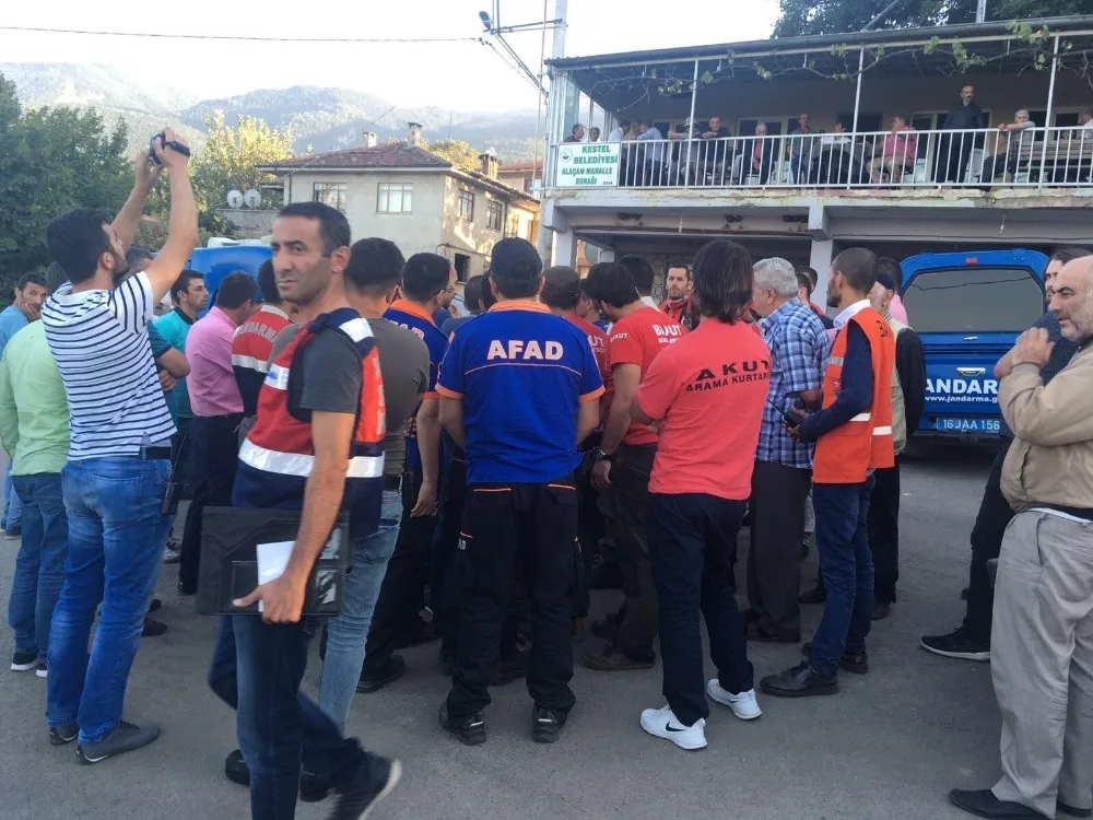 Boğulma Tehlikesi Geçiren Çocuğu Kurtarmak İçin Girdiği Gölde Boğuldu