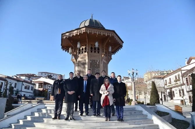 Bosnalı Bakan Hamamönünde