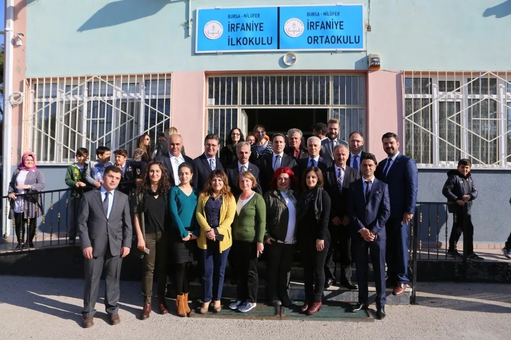 Bozbey Öğretmenleri Yalnız Bırakmadı
