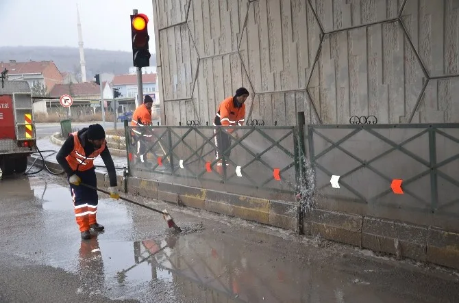 Bozüyükte Alt Geçitlerde Kapsamlı Temizlik