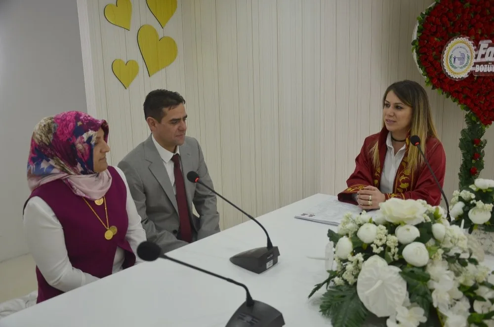 Bozüyükte Sevgililer Gününde 9 Çift Bir Ömür Boyu Evet Dedi