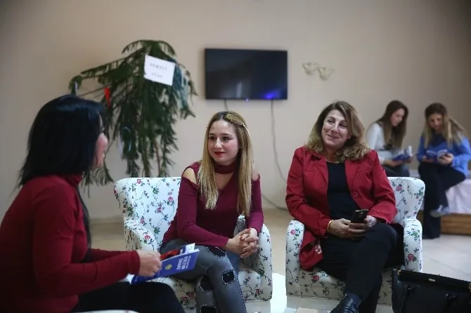 Bucalı Kadınlar Anneler Kulübünde Şımarıyor